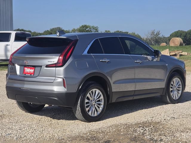 Used 2024 Cadillac XT4 Luxury w/ Cold Weather Package FWD image 10