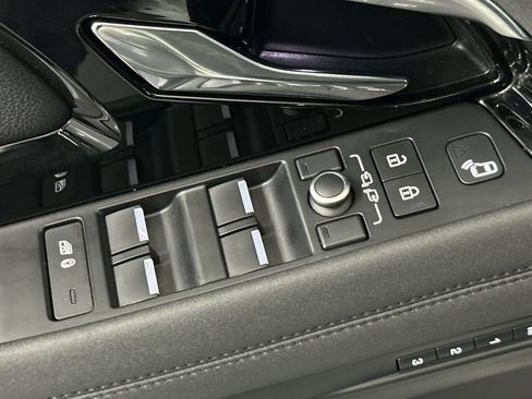 Used 2021 Land Rover Range Rover Evoque SE image 13