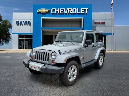 Used 2013 Jeep Wrangler Sahara w/ Connectivity Group AWD/4WD image 7
