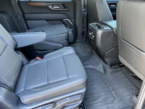 Used 2025 GMC Yukon XL Denali image 26