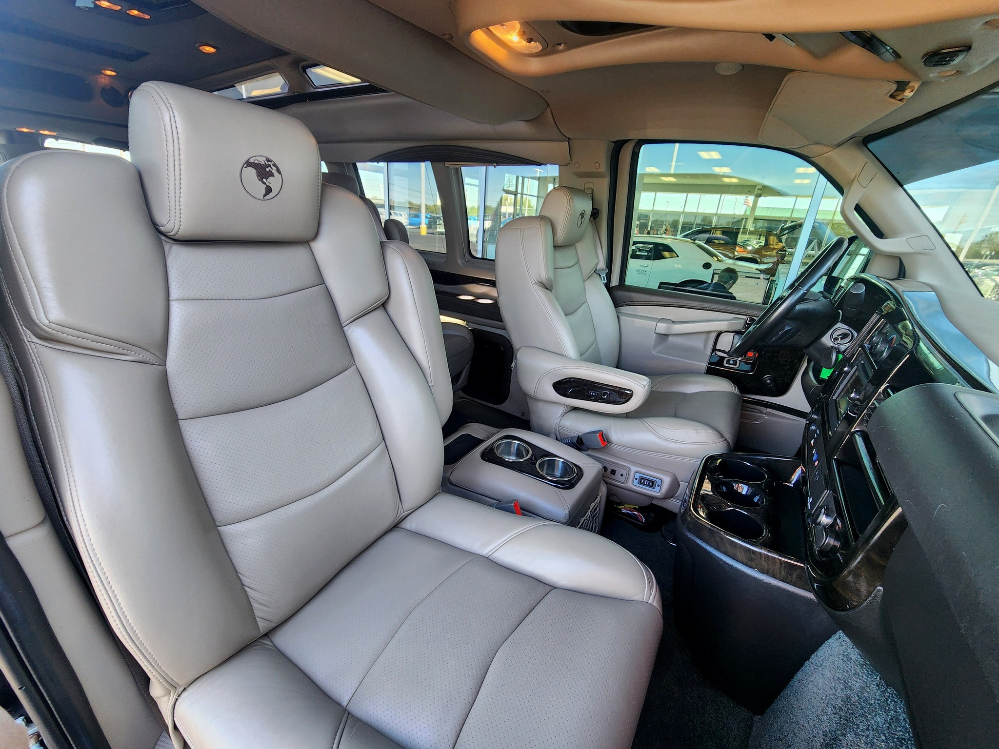 Used 2020 Chevrolet Express 2500 Extended w/ Enhanced Convenience Package RWD image 51