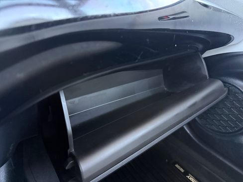 Used 2022 Toyota Prius Prime XLE FWD image 21