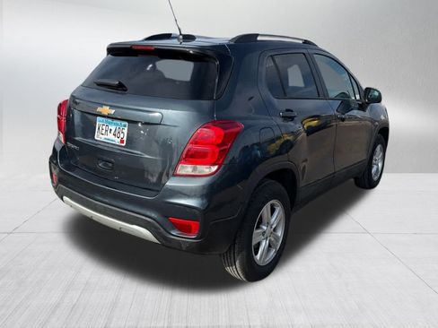 Used 2022 Chevrolet Trax LT w/ LT Convenience Package image 6