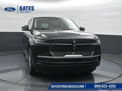 New 2026 Lincoln Navigator L Premier AWD/4WD image 5