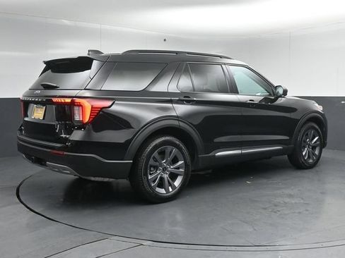 Certified 2025 Ford Explorer Active w/ Active Comfort Package AWD/4WD image 7