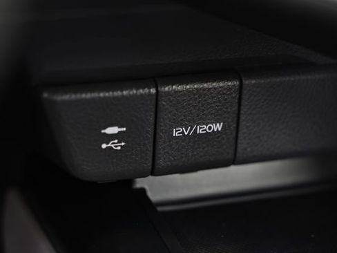 Used 2019 Toyota Camry LE FWD image 37