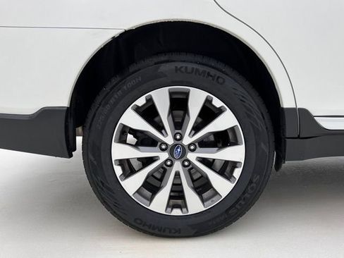Used 2018 Subaru Outback 3.6R Touring AWD/4WD image 29