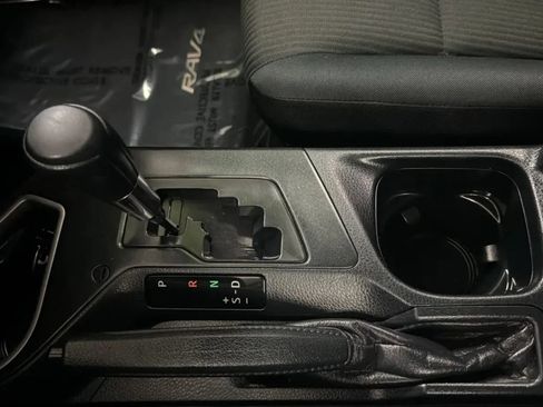 Used 2017 Toyota RAV4 LE w/ Carpet Mat Package AWD/4WD image 12