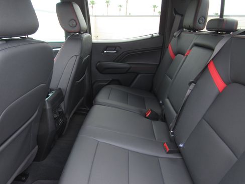 Used 2024 Chevrolet Colorado Z71 w/ Z71 Convenience Package 2 image 12