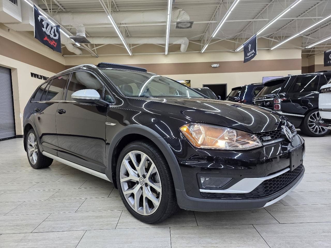 Used 2017 Volkswagen Golf Alltrack SEL AWD/4WD image 4