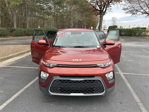 Certified 2022 Kia Soul LX w/ Technology Package image 10