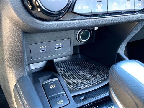 Certified 2024 Nissan Kicks SR w/ SR Premium Package image 30