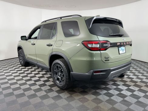 New 2026 Honda Pilot TrailSport image 2
