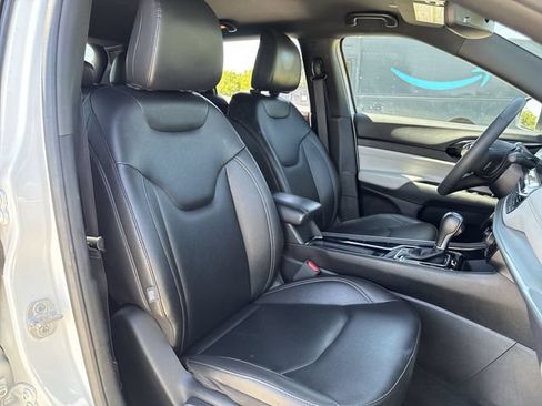 Used 2025 Jeep Compass Limited AWD/4WD image 23
