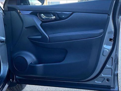 Certified 2018 Nissan Rogue Sport SV image 21