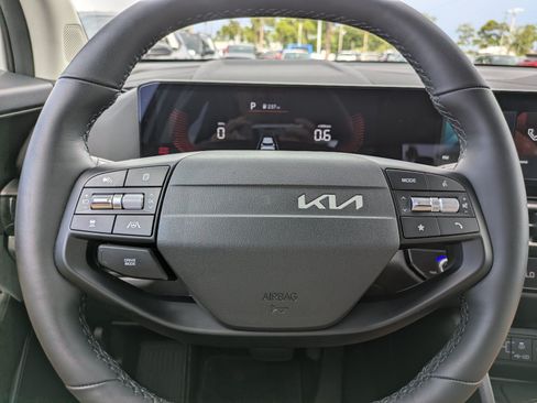 Certified 2026 Kia Sportage EX FWD image 22