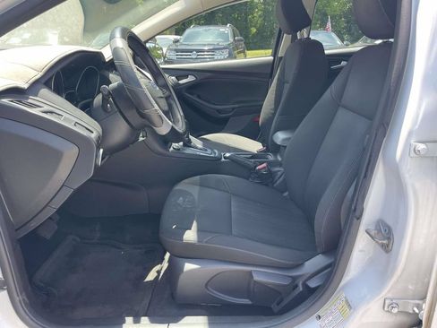 Used 2015 Ford Focus SE FWD image 13