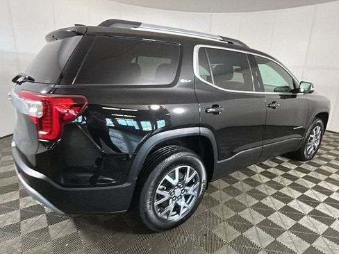 Used 2023 GMC Acadia SLT w/ Technology Package FWD image 3