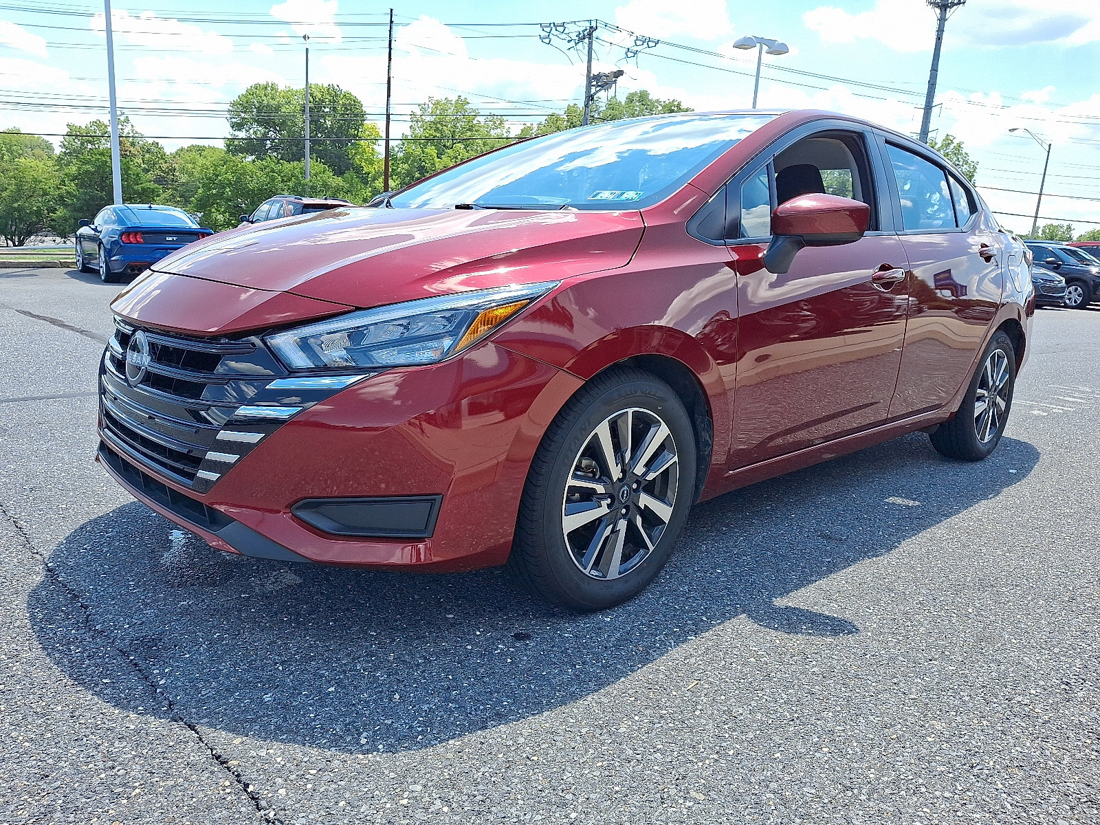 Used 2025 Nissan Versa SV FWD image 3