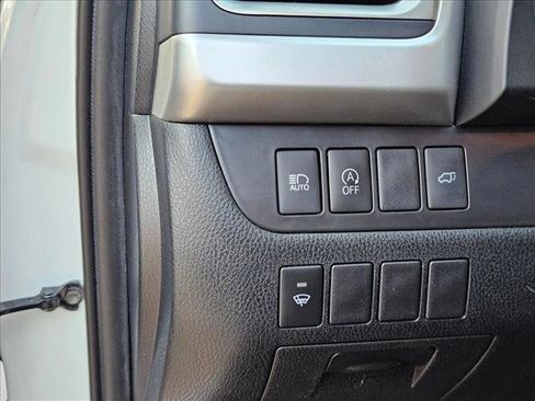 Used 2019 Toyota Highlander XLE AWD/4WD image 26
