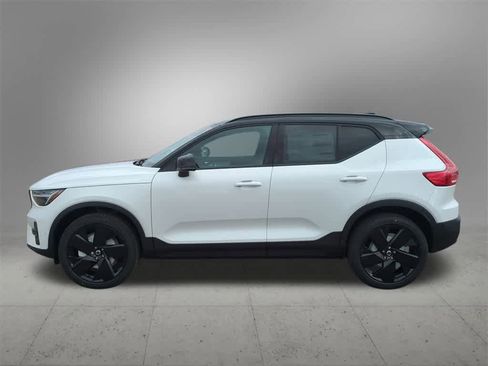 New 2026 Volvo XC40 B5 Ultra w/ Protection Package Premier image 3