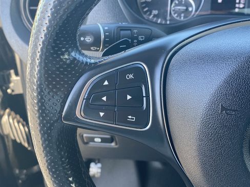 Used 2018 Mercedes-Benz Metris Passenger image 27