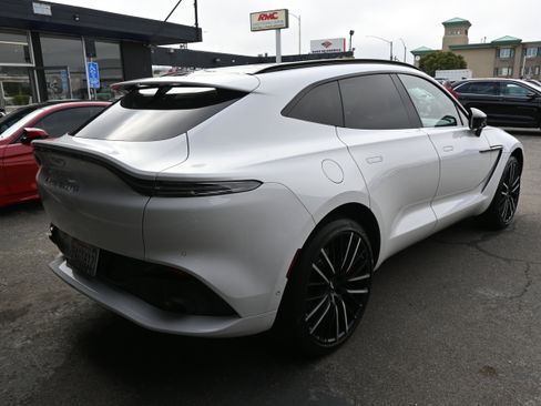 Used 2022 Aston Martin DBX AWD/4WD image 13