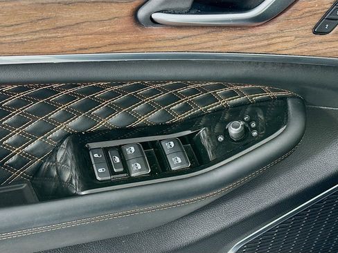 Certified 2023 Jeep Grand Cherokee L Summit w/ Luxury Tech Group V image 27