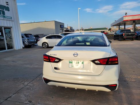 Used 2020 Nissan Altima 2.5 S FWD image 6