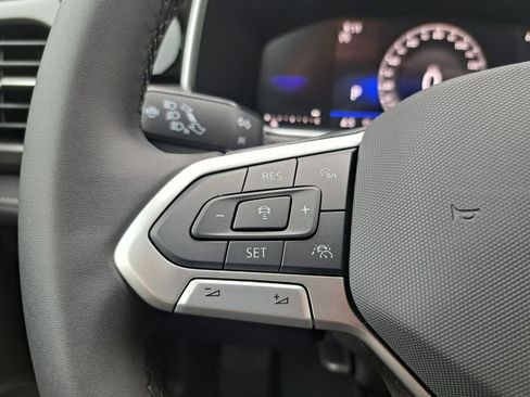 New 2026 Volkswagen Taos SE image 14