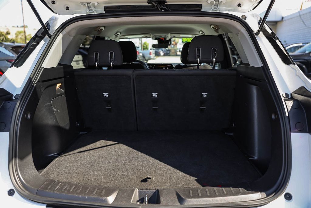 Used 2024 Chevrolet TrailBlazer LT FWD image 25