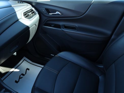 Used 2023 Chevrolet Equinox Premier image 14