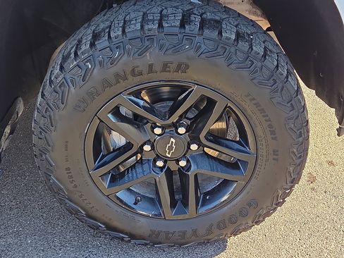 Used 2024 Chevrolet Silverado 1500 LT Trail Boss w/ Protection Package image 6