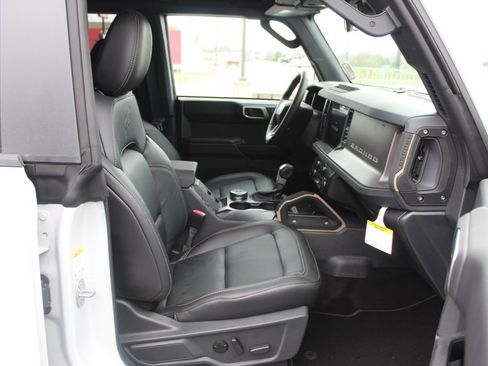 New 2026 Ford Bronco Badlands AWD/4WD image 14