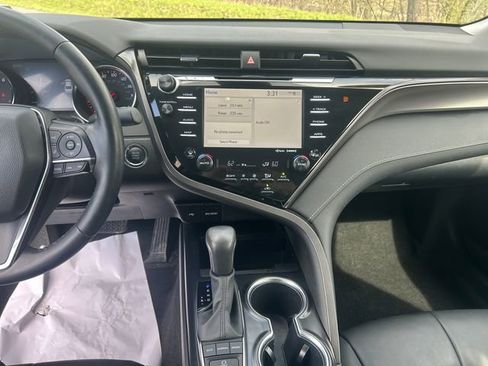 Used 2020 Toyota Camry XSE image 18
