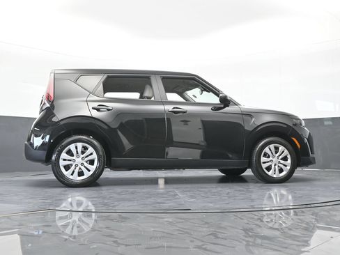 Used 2023 Kia Soul LX FWD image 49