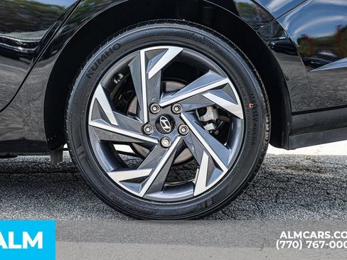 Used 2025 Hyundai Elantra Sport FWD image 17