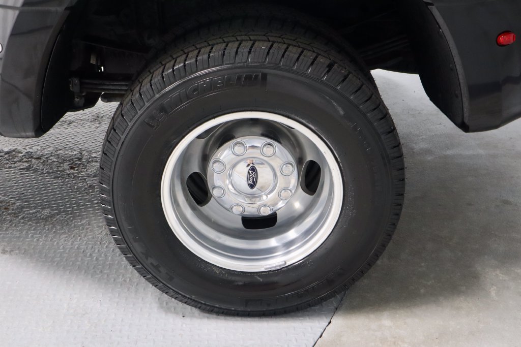 Certified 2024 Ford F350 Platinum AWD/4WD image 20