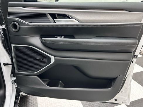 New 2026 Jeep Grand Wagoneer 4WD image 18