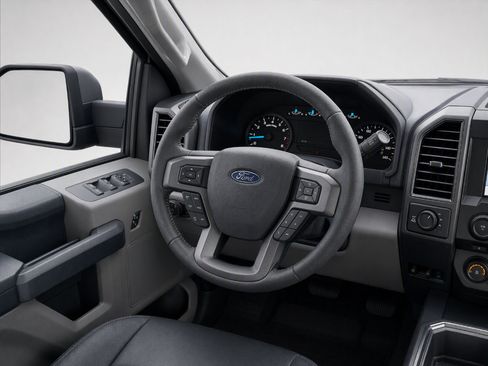 Used 2018 Ford F150 XL w/ Equipment Group 101A Mid AWD/4WD image 15