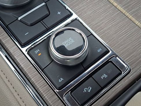 Used 2024 Ford Expedition Max Limited image 16