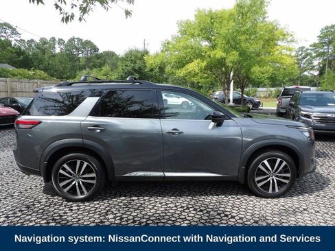 Used 2025 Nissan Pathfinder Platinum w/ Cargo Package AWD/4WD image 5