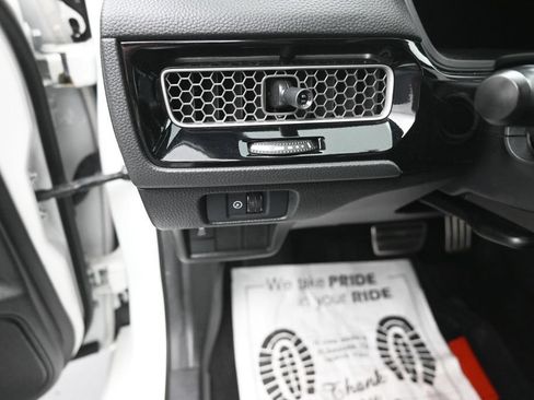 Used 2025 Honda Civic Sport image 13