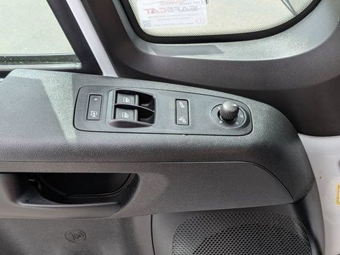 Used 2025 RAM ProMaster 2500 w/ Convenience Group FWD image 18