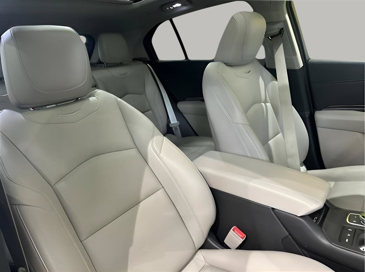 Used 2020 Cadillac XT4 Luxury w/ Cold Weather Package AWD/4WD image 24