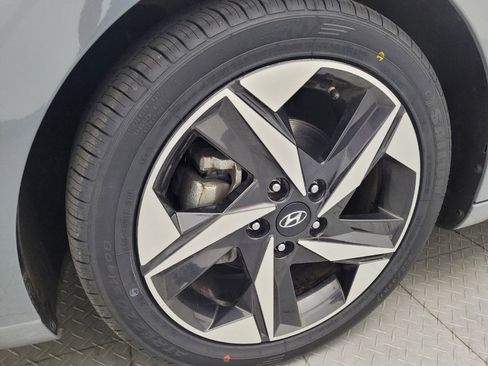 Used 2022 Hyundai Elantra Limited w/ Cargo Package FWD image 31