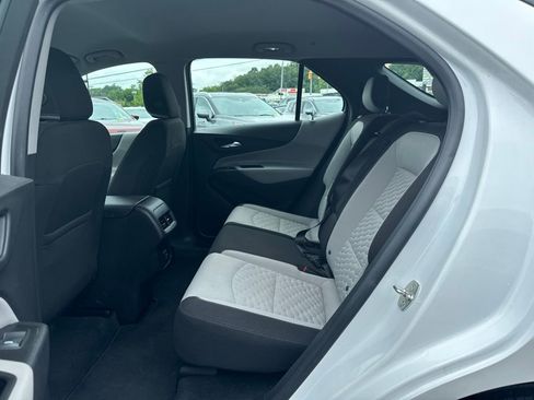 Used 2019 Chevrolet Equinox LS FWD image 25