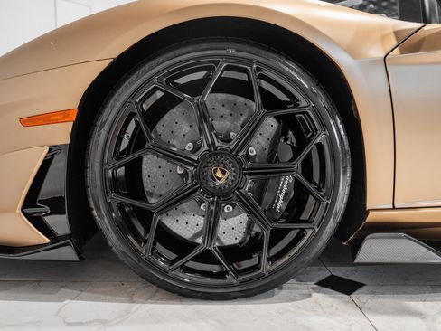 Used 2021 Lamborghini Aventador SVJ AWD/4WD image 10