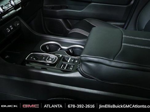 Used 2025 Honda Pilot Touring image 16