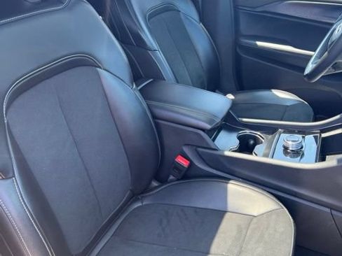 Certified 2025 Jeep Grand Cherokee L Altitude AWD/4WD image 18